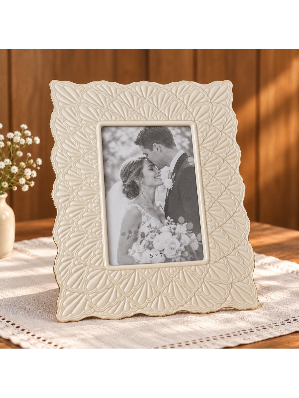 Lenox Jacquard 5x7 Picture Frame Ivory Raised Fan Design Gold Trim With Box